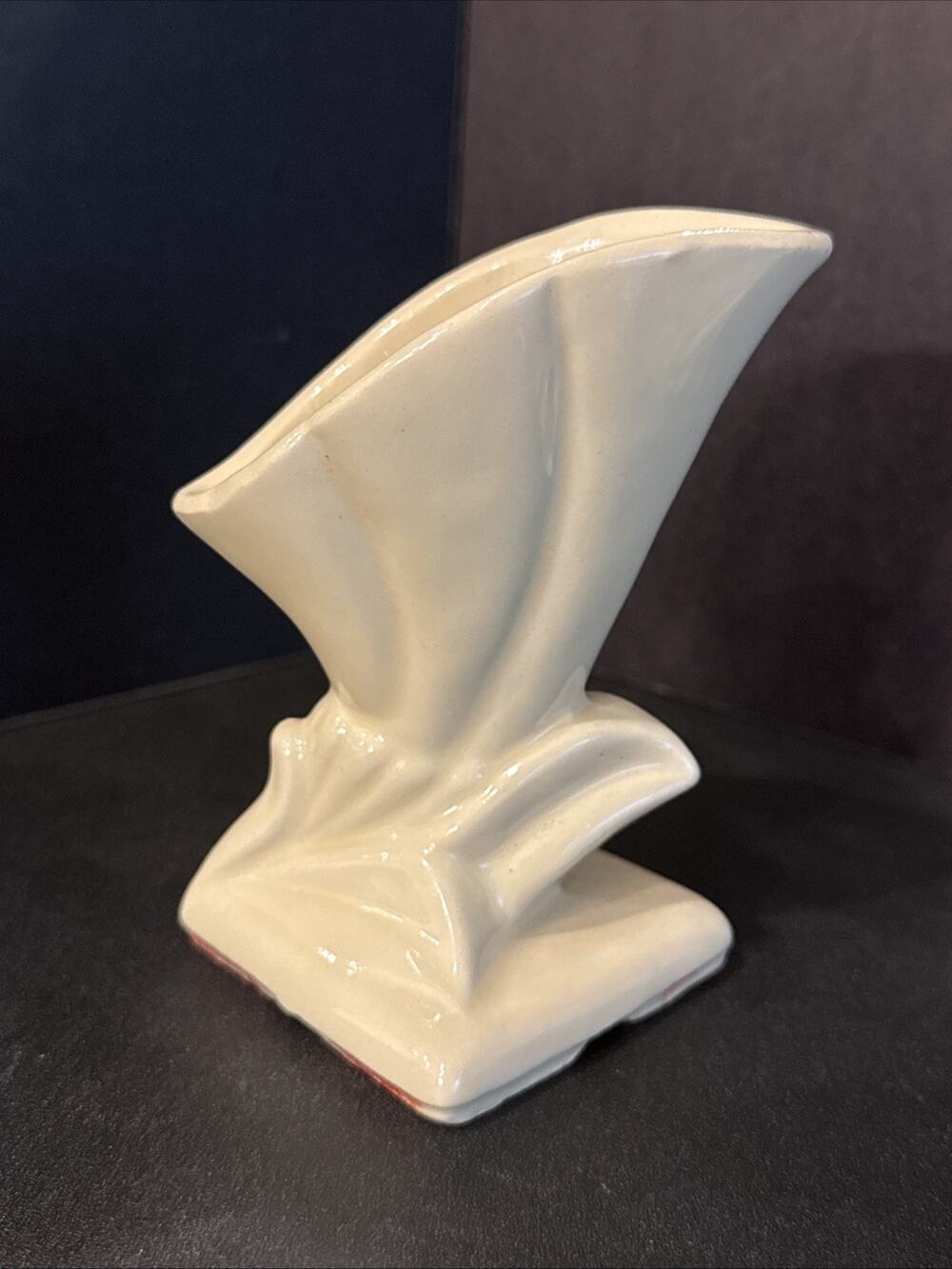 Vintage Shawnee USA 863 Fan Vase Ivory Cream Art Deco Pottery Vase 4.5”